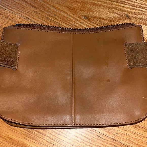 Frye Fanny Pack/Belt Bag - Picture 5 of 11